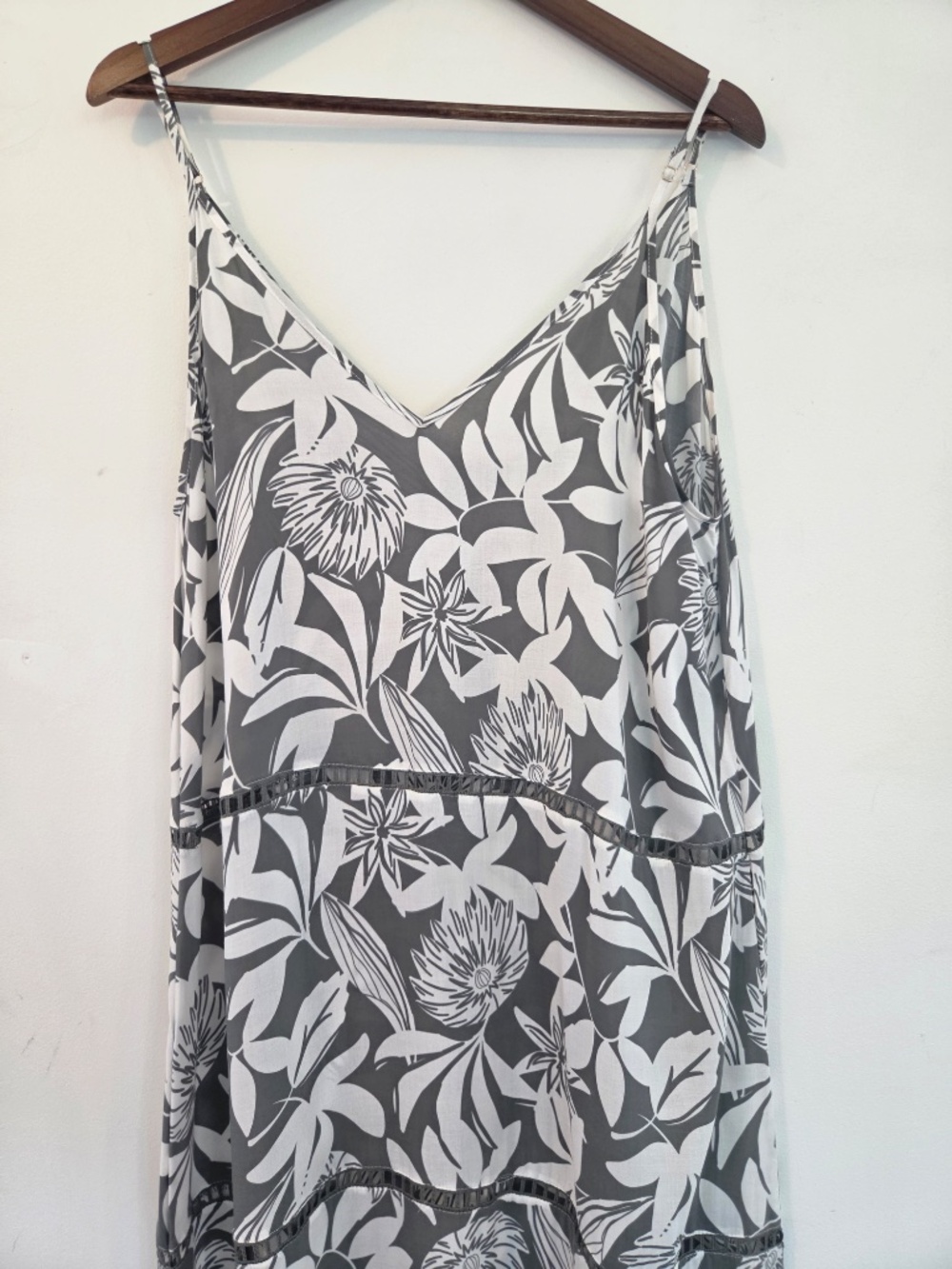 NWT La Vie En Rose Aqua maxi dress L sleeveless tiered crochet florals Coastal - Picture 3 of 12
